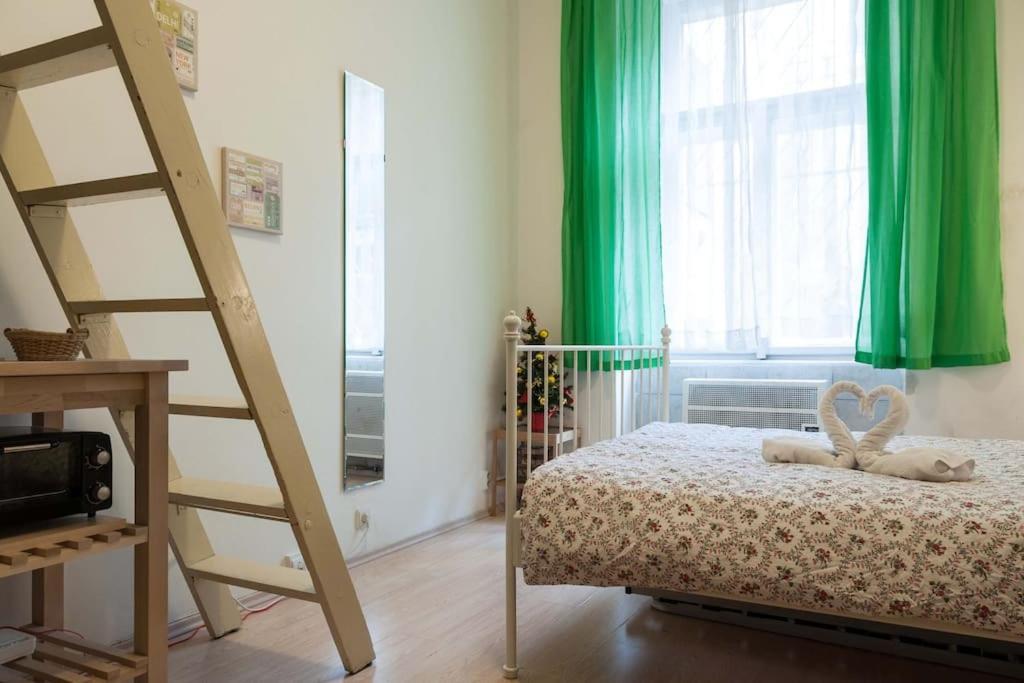 Ferienwohnung Fun + Easy In The Center Of Prague! Exterior foto